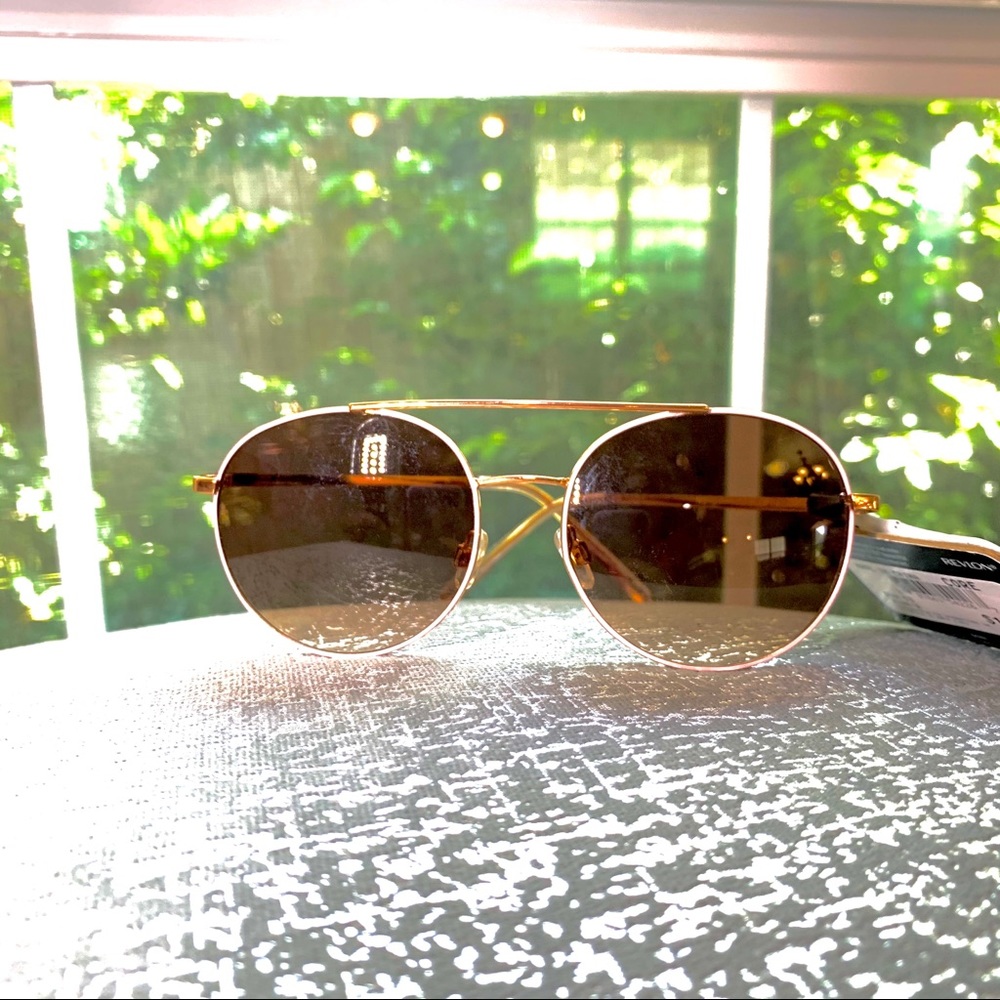 NWT: REVLON MAX PROTECTION UVA/UVB SUNGLASSES - Picture 2 of 8